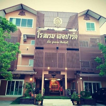 Le Parc Wangnang Hotel Phitsanulok Bagian luar foto