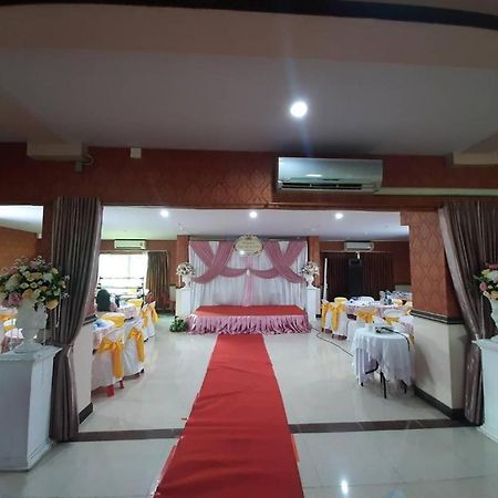 Le Parc Wangnang Hotel Phitsanulok Bagian luar foto