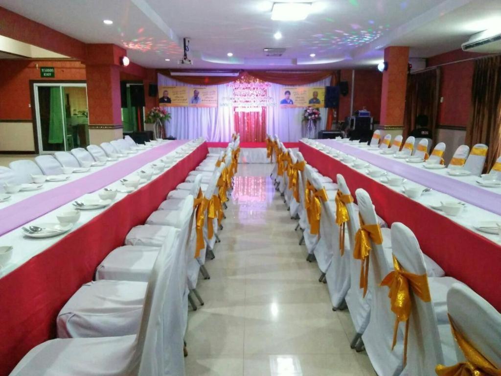 Le Parc Wangnang Hotel Phitsanulok Bagian luar foto