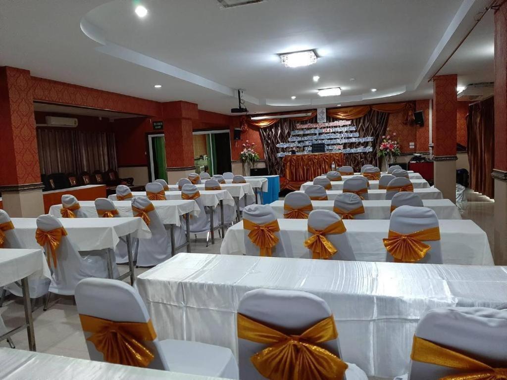 Le Parc Wangnang Hotel Phitsanulok Bagian luar foto