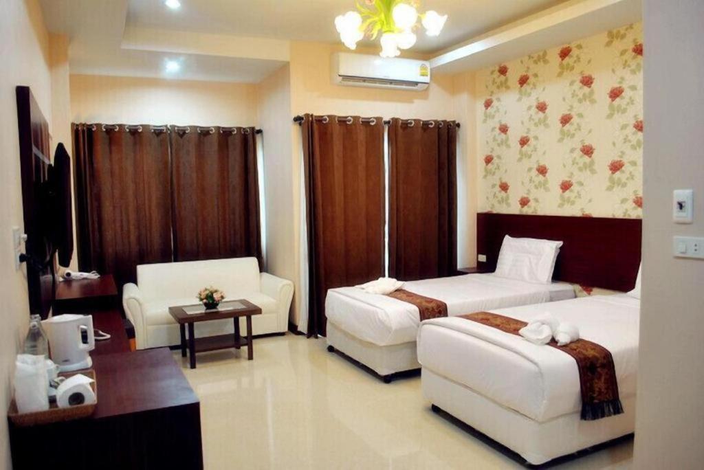 Le Parc Wangnang Hotel Phitsanulok Bagian luar foto
