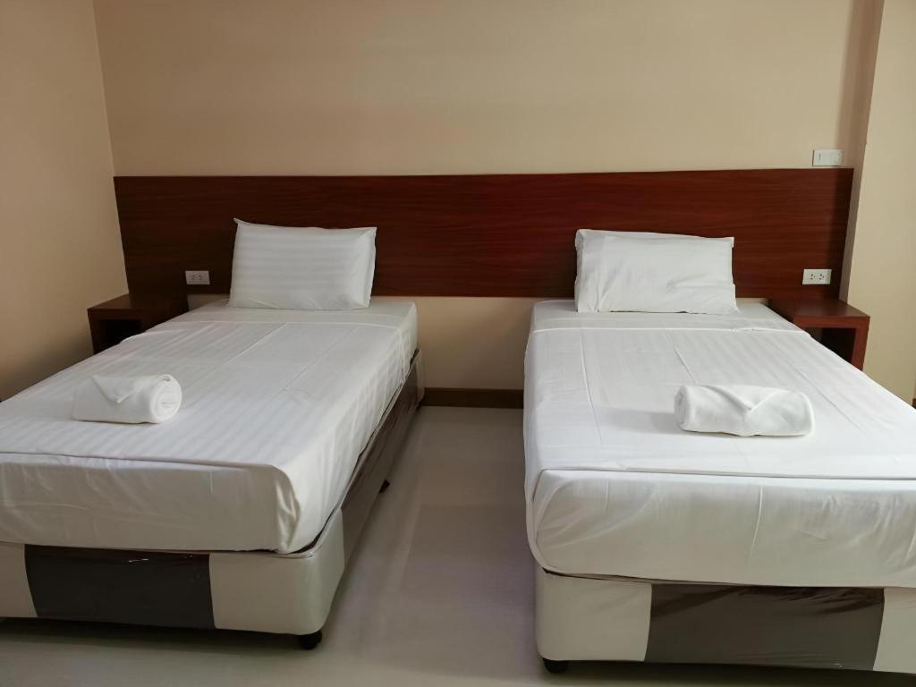 Le Parc Wangnang Hotel Phitsanulok Bagian luar foto