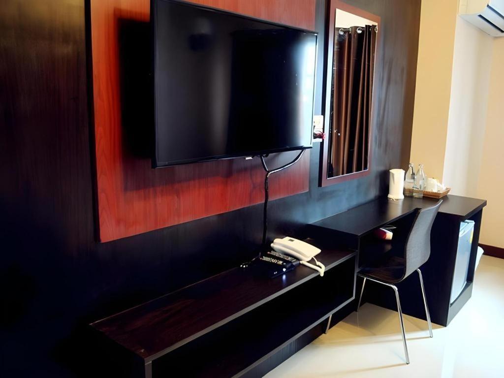 Le Parc Wangnang Hotel Phitsanulok Bagian luar foto
