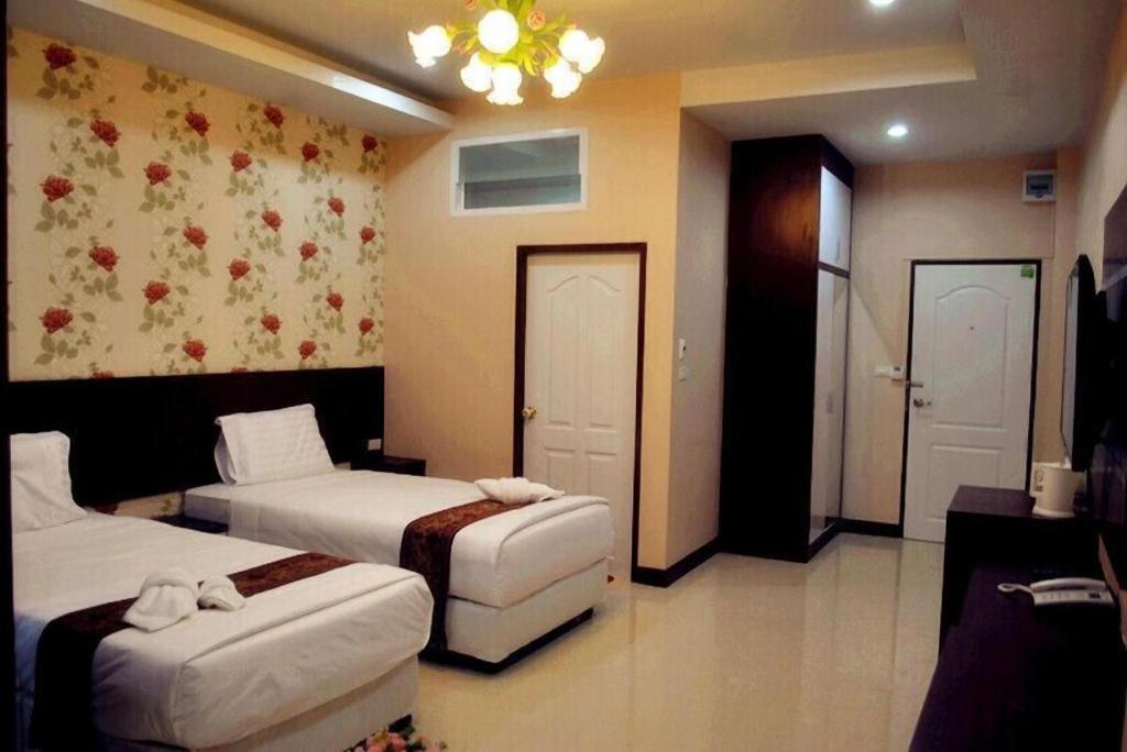 Le Parc Wangnang Hotel Phitsanulok Bagian luar foto