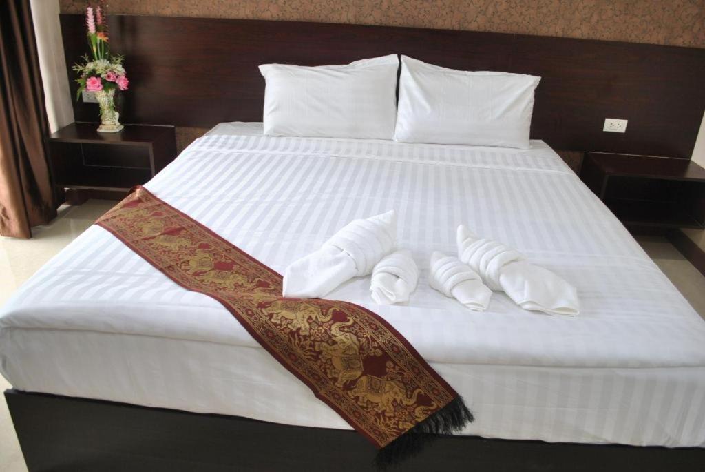 Le Parc Wangnang Hotel Phitsanulok Bagian luar foto