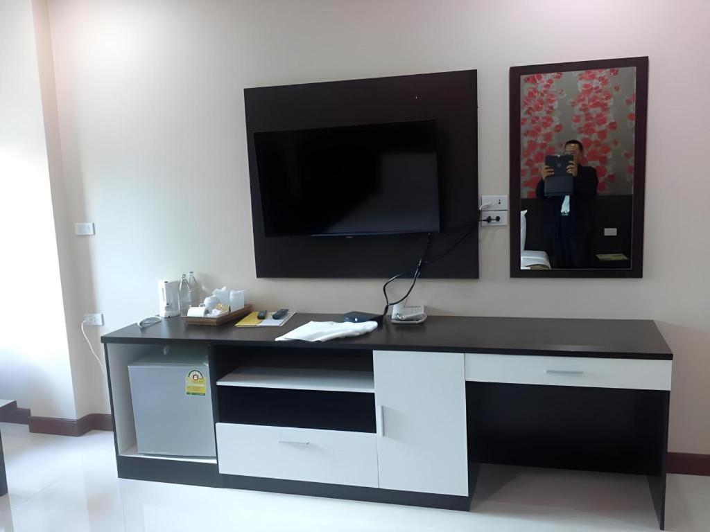 Le Parc Wangnang Hotel Phitsanulok Bagian luar foto