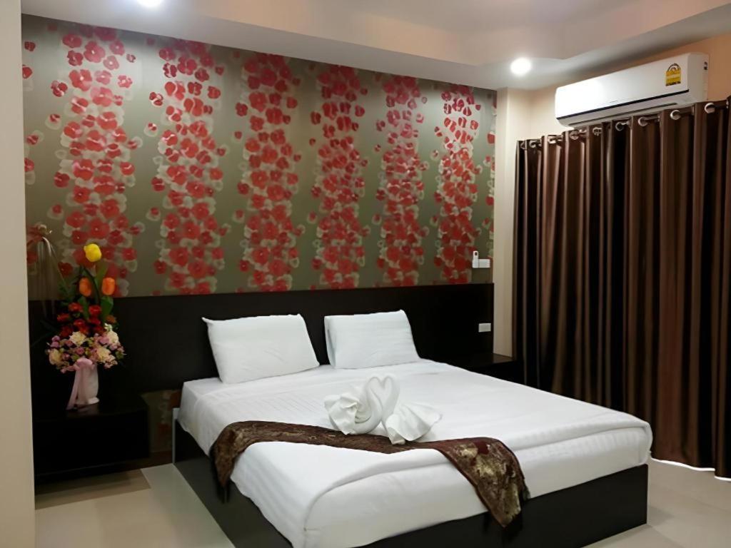 Le Parc Wangnang Hotel Phitsanulok Bagian luar foto