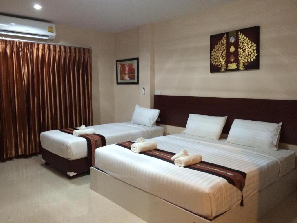 Le Parc Wangnang Hotel Phitsanulok Bagian luar foto