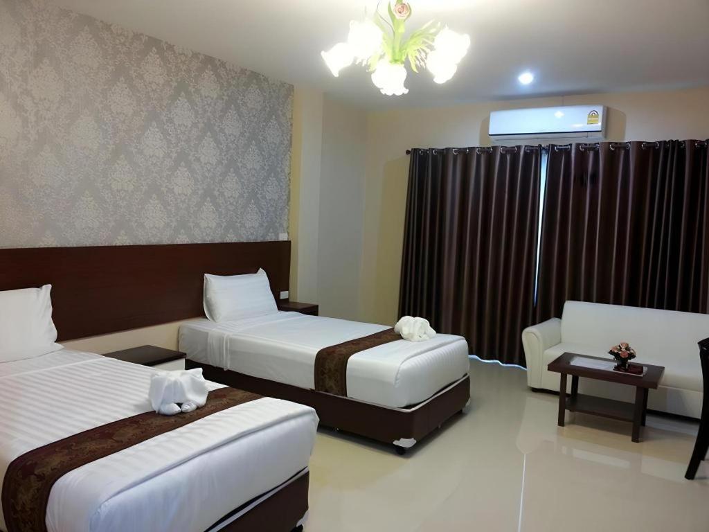 Le Parc Wangnang Hotel Phitsanulok Bagian luar foto