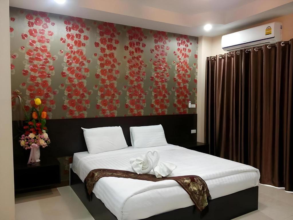 Le Parc Wangnang Hotel Phitsanulok Bagian luar foto