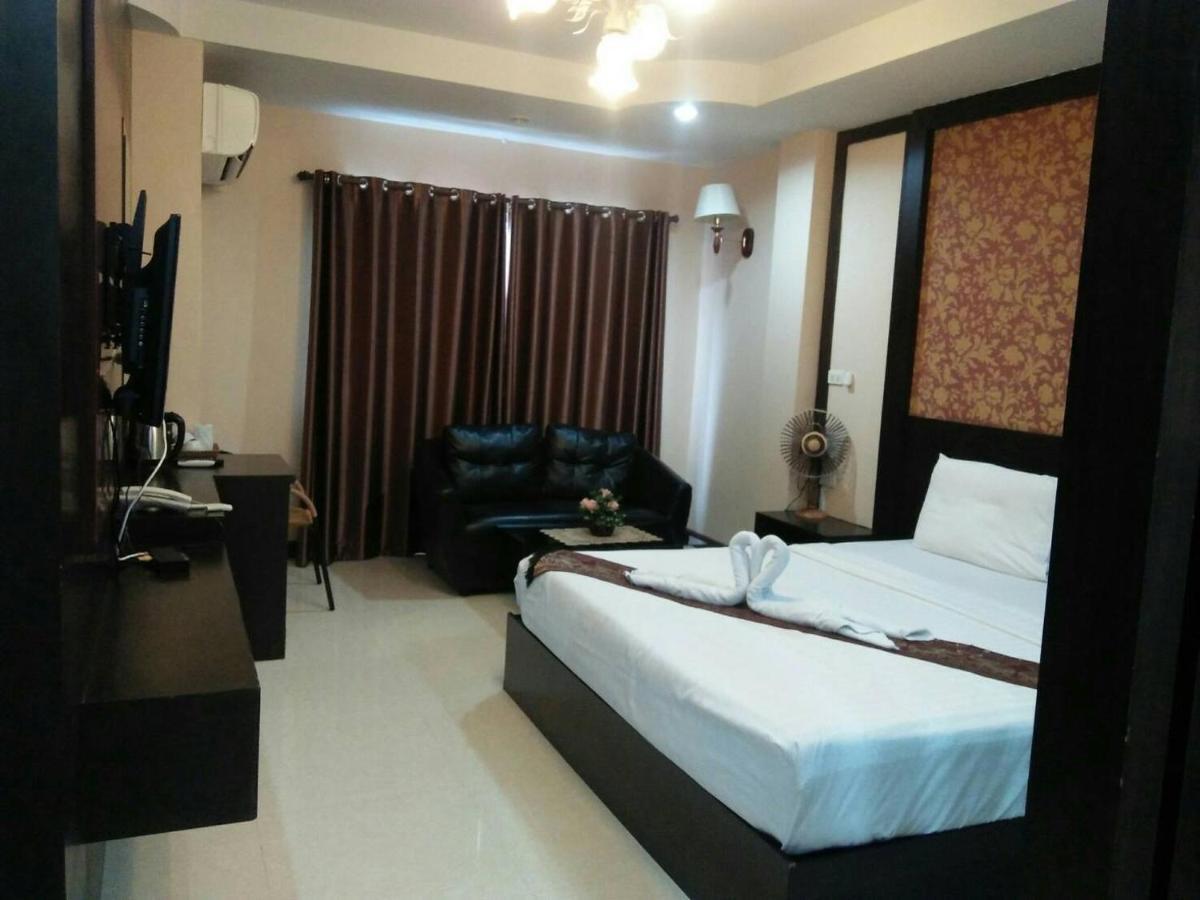 Le Parc Wangnang Hotel Phitsanulok Bagian luar foto
